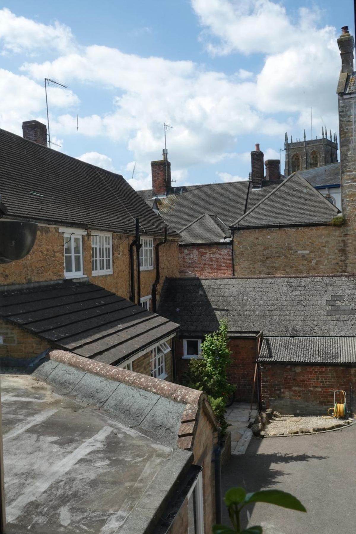The Yard House Villa Sherborne  Exterior photo