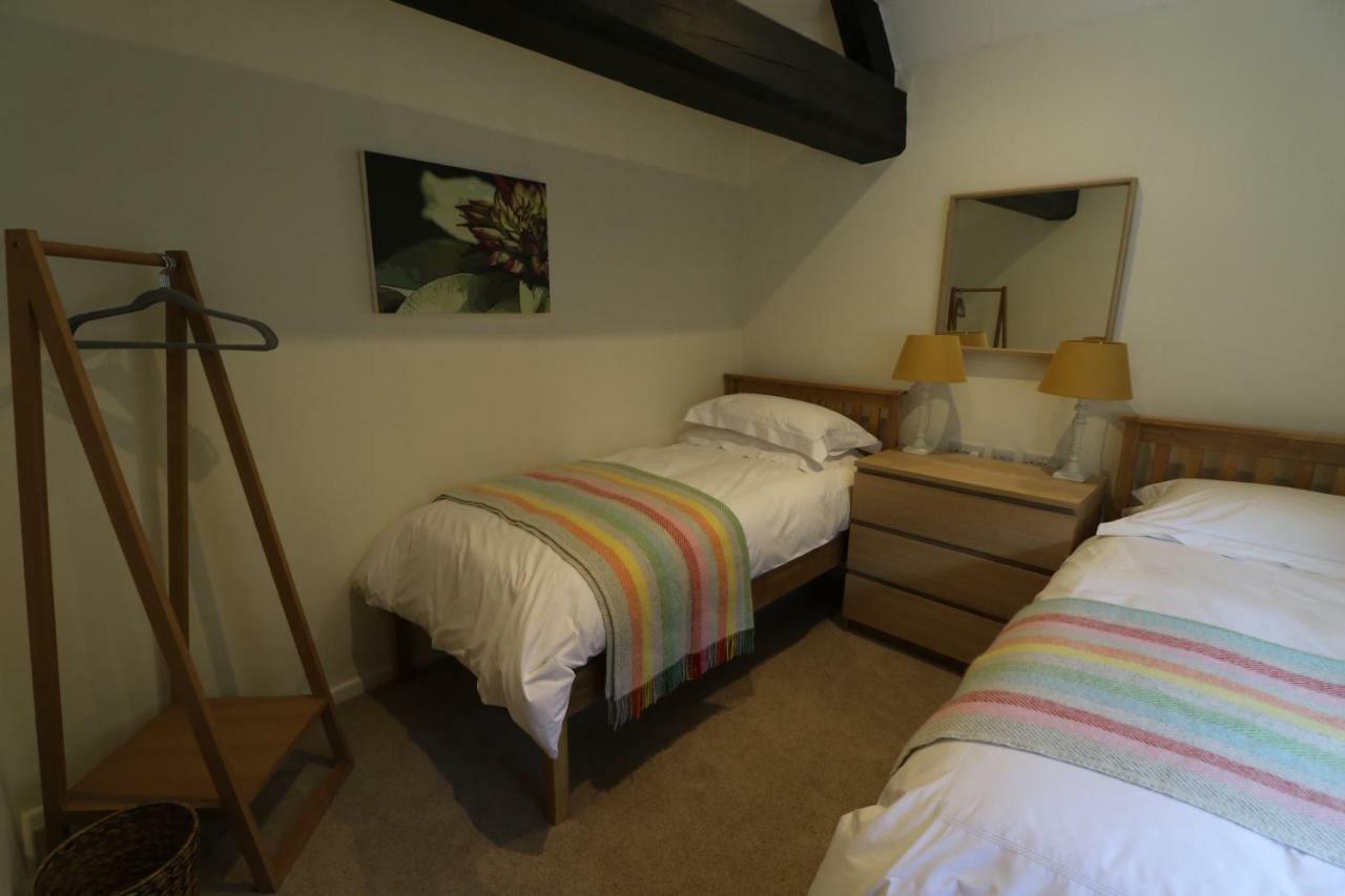 The Yard House Villa Sherborne  Room photo