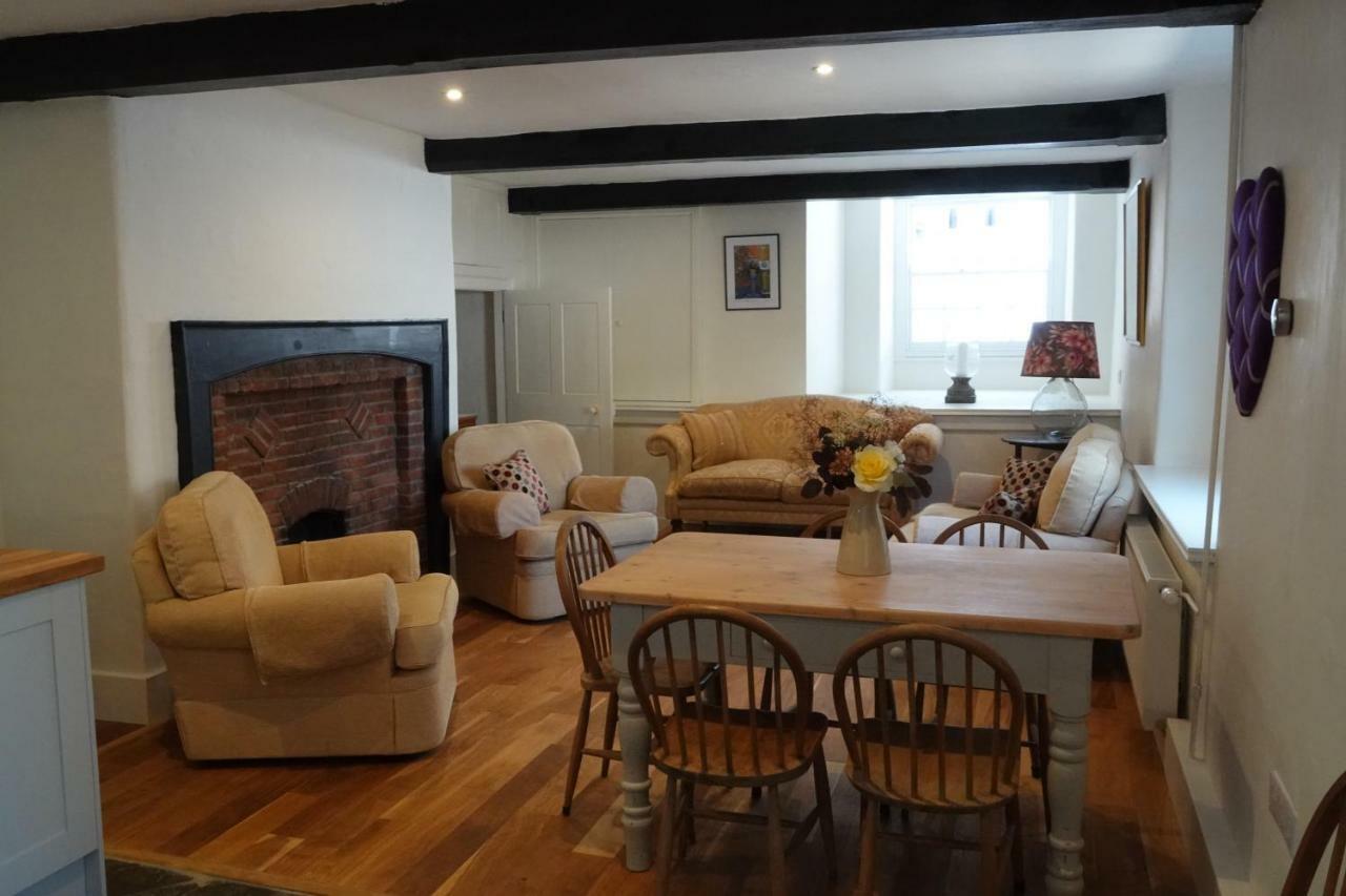 The Yard House Villa Sherborne  Room photo
