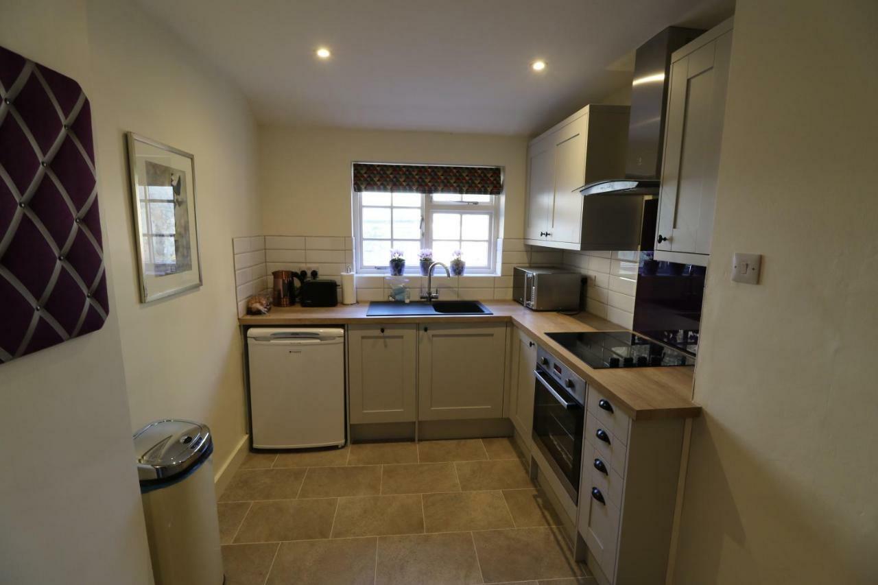The Yard House Villa Sherborne  Room photo